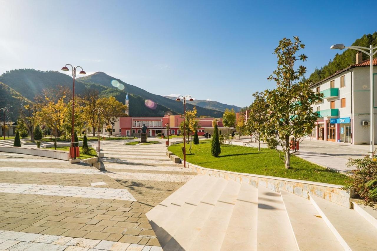 Hotel Shpetimi Zhaban Exterior foto